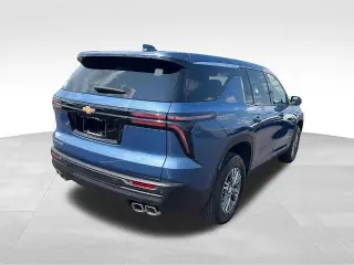 Chevrolet Traverse 2024 LS 4 puertas SUV con paquete 1LS