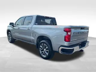 Chevrolet Silverado 1500 2024 4x4 LT 4p. Cabina de Tripulación 5,8 ft. Caja Corta con 2 Filas