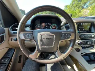 GMC Yukon XL 2017 4x4 Denali 4 puertas SUV
