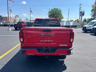 GMC Sierra 1500 2021 4x4 Elevation 4 puertas Cabina Crew 5.8 pies. SB