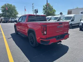 GMC Sierra 1500 2021 4x4 Elevation 4 puertas Cabina Crew 5.8 pies. SB