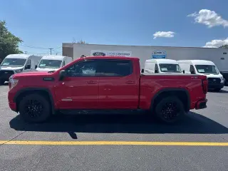 GMC Sierra 1500 2021 4x4 Elevation 4 puertas Cabina Crew 5.8 pies. SB