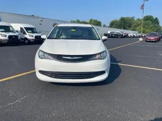 Chrysler Pacifica 2017 Touring 4 puertas Minivan