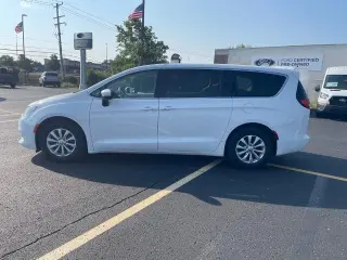 Chrysler Pacifica 2017 Touring 4 puertas Minivan