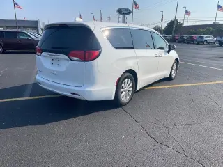 Chrysler Pacifica 2017 Touring 4 puertas Minivan