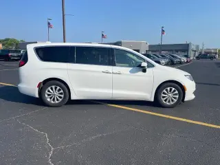 Chrysler Pacifica 2017 Touring 4 puertas Minivan