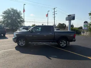 Ram 1500 2017 4x4 SLT Cabina Doble 4 puertas 5.5 pies. Pickup