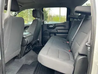 Chevrolet Silverado 1500 2021 4x4 Custom 4 puertas Cabina Crew 6.6 pies. Caja corta