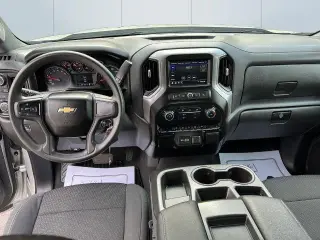 Chevrolet Silverado 1500 2021 4x4 Custom 4 puertas Cabina Crew 6.6 pies. Caja corta
