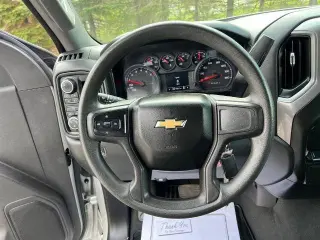 Chevrolet Silverado 1500 2021 4x4 Custom 4 puertas Cabina Crew 6.6 pies. Caja corta
