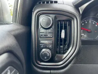 Chevrolet Silverado 1500 2021 4x4 Custom 4 puertas Cabina Crew 6.6 pies. Caja corta