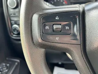 Chevrolet Silverado 1500 2021 4x4 Custom 4 puertas Cabina Crew 6.6 pies. Caja corta