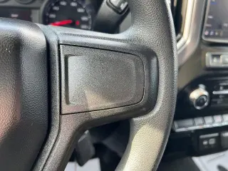 Chevrolet Silverado 1500 2021 4x4 Custom 4 puertas Cabina Crew 6.6 pies. Caja corta