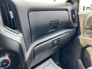 Chevrolet Silverado 1500 2021 4x4 Custom 4 puertas Cabina Crew 6.6 pies. Caja corta