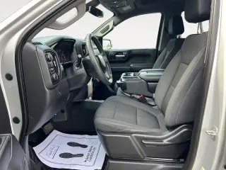 Chevrolet Silverado 1500 2021 4x4 Custom 4 puertas Cabina Crew 6.6 pies. Caja corta