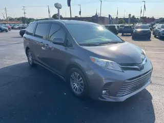 Toyota Sienna 2018 XLE 7-Pasajeros Minivan Auto Access Asiento 4p