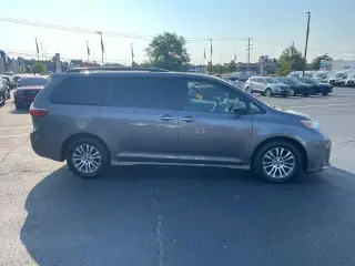 Toyota Sienna 2018 XLE 7-Pasajeros Minivan Auto Access Asiento 4p