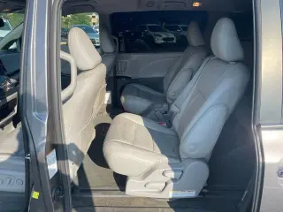 Toyota Sienna 2018 XLE 7-Pasajeros Minivan Auto Access Asiento 4p