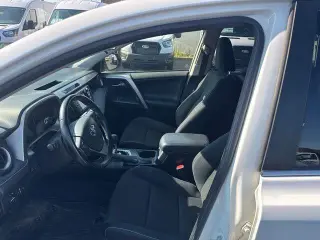 Toyota RAV4 2017 AWD XLE 4p SUV