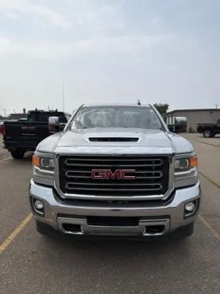 GMC Sierra 2500HD 2018 4x4 SLT 4dr Crew Cab LB