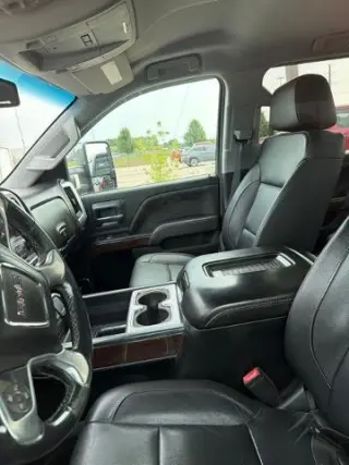 GMC Sierra 2500HD 2018 4x4 SLT 4dr Crew Cab LB