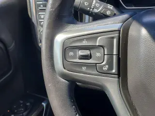 Chevrolet Silverado 1500 2021 4x4 RST 4p Camión Cabina Completa