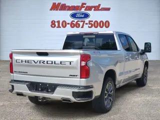 Chevrolet Silverado 1500 2021 4x4 RST 4p Camión Cabina Completa