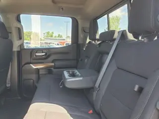 Chevrolet Silverado 1500 2021 4x4 RST 4p Camión Cabina Completa
