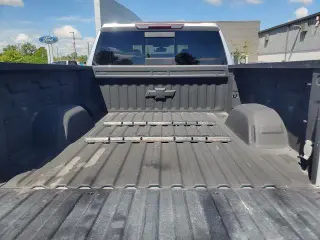 Chevrolet Silverado 1500 2021 4x4 RST 4p Camión Cabina Completa