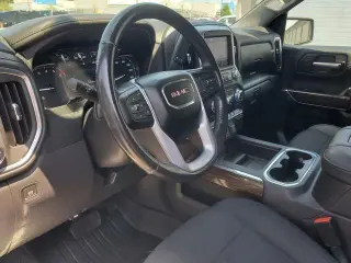 GMC Sierra 1500 Limited 2022 4x4 Elevation 4p. Cabina Crew Cab 5.8 pies. CB