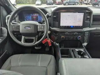 Ford F-150 2025 4x4 STX 4p SuperCrew 5.5 ft. SB