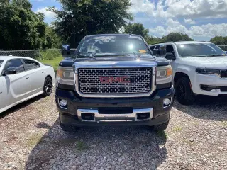 GMC Sierra 2500HD 2015 4x4 Denali 4dr Crew Cab SB