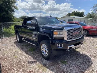 GMC Sierra 2500HD 2015 4x4 Denali 4dr Crew Cab SB