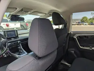 Toyota RAV4 2021 4x4 LE SUV de 4 puertas