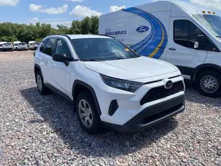 Toyota RAV4 2021 4x4 LE SUV de 4 puertas