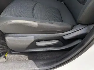 Toyota RAV4 2021 4x4 LE SUV de 4 puertas