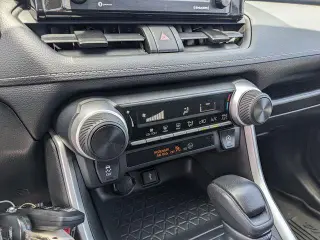 Toyota RAV4 2021 4x4 LE SUV de 4 puertas