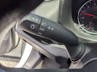 Toyota RAV4 2021 4x4 LE SUV de 4 puertas