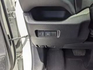 Toyota RAV4 2021 4x4 LE SUV de 4 puertas