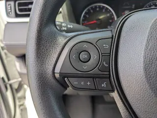 Toyota RAV4 2021 4x4 LE SUV de 4 puertas