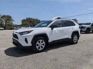 Toyota RAV4 2021 4x4 LE SUV de 4 puertas