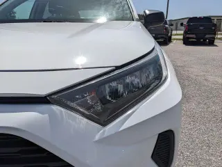 Toyota RAV4 2021 4x4 LE SUV de 4 puertas