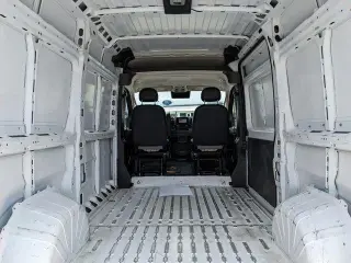 Ram ProMaster 2024 Tradesman 2500 136 WB 3dr High Roof Cargo Van sin asiento de pasajero