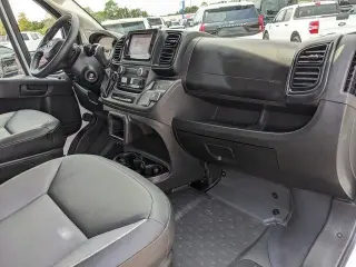 Ram ProMaster 2024 Tradesman 2500 136 WB 3dr High Roof Cargo Van sin asiento de pasajero