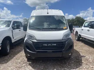 Ram ProMaster 2024 Tradesman 2500 136 WB 3dr High Roof Cargo Van sin asiento de pasajero