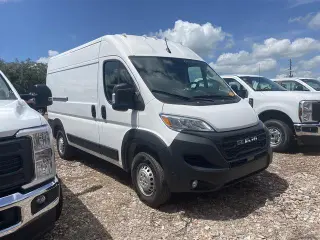 Ram ProMaster 2024 Tradesman 2500 136 WB 3dr High Roof Cargo Van sin asiento de pasajero