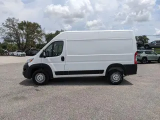 Ram ProMaster 2024 Tradesman 2500 136 WB 3dr High Roof Cargo Van sin asiento de pasajero