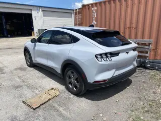 Ford Mustang Mach-E 2023 AWD Select 4p SUV