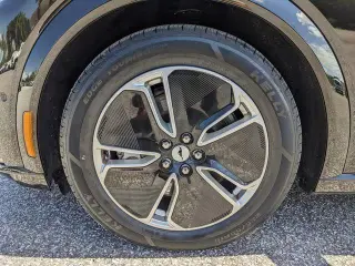 Ford Mustang Mach-E 2023 Premium 4dr SUV