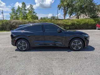 Ford Mustang Mach-E 2023 Premium 4dr SUV